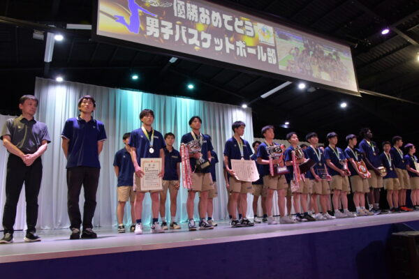 男子バスケットボール部凱旋！